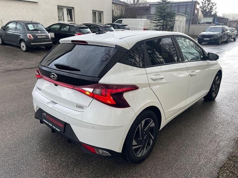 Gebraucht Hyundai i20 Edition 30 101 PS (74 kW) 2021 Weiß Kleinwagen