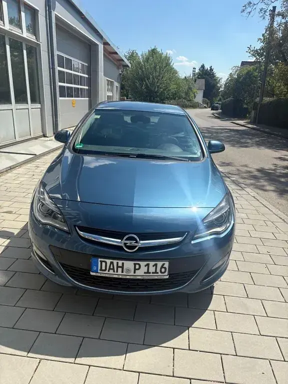 Gebraucht Opel Astra Innovation 131 PS (96 kW) 2013 Blau Limousine