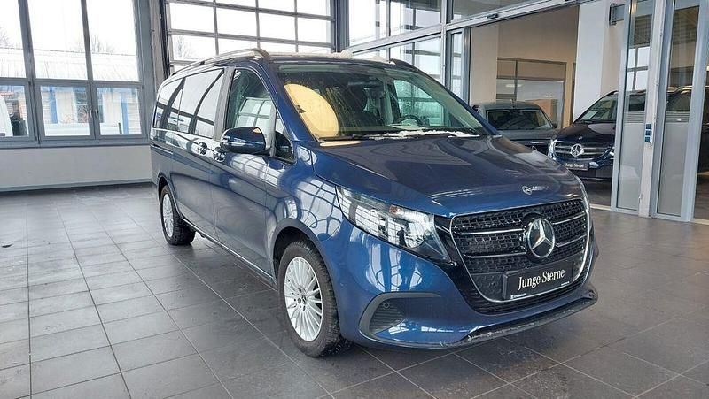Gebraucht Mercedes V220 163 PS (119 kW) 2024 Sodalithblau met. Van / Kleinbus