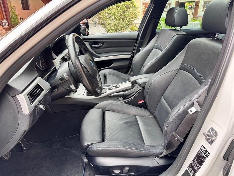 Gebraucht BMW 320 Shadowline 184 PS (135 kW) 2011 Weiß Kombi