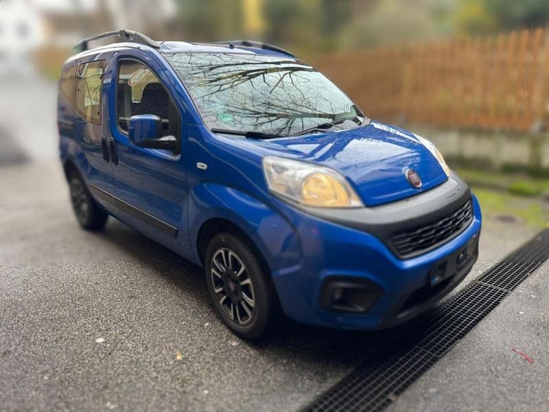 Gebraucht Fiat Qubo Lounge 77 PS (56 kW) 2017 Blau Van / Kleinbus
