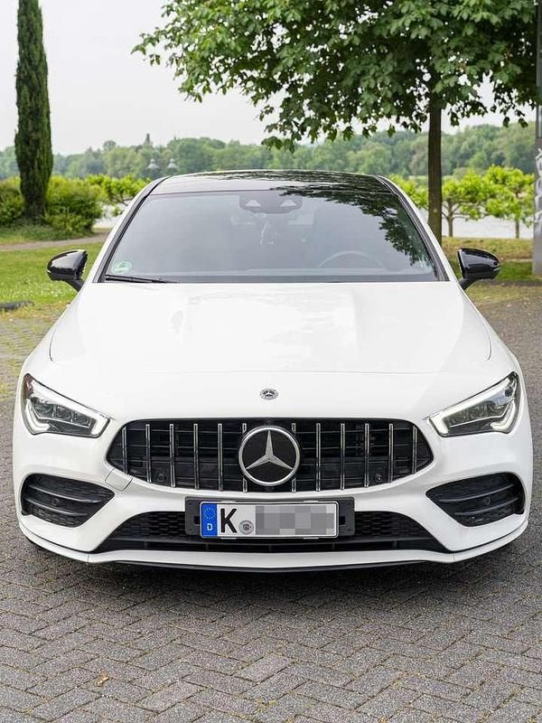 Weiß Gebraucht 2020 Mercedes CLA200 Edition Limousine | 33.900 € - Bild 1/4
