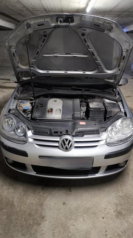 Gebraucht VW Golf V 115 PS (84 kW) 2004 Silber Kleinwagen