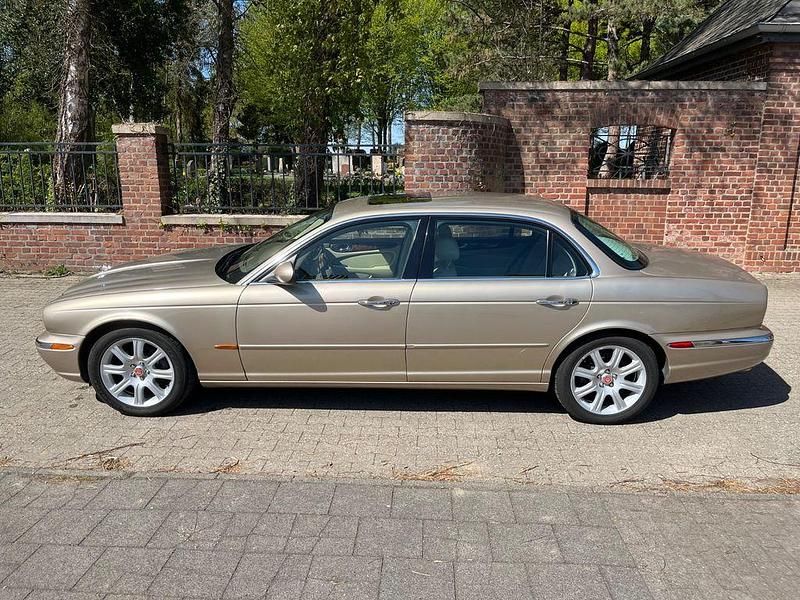 Beige Gebraucht 2006 Jaguar XJ8 Sovereign Limousine | 15.500 € (Fairer Preis) - Bild 1/4