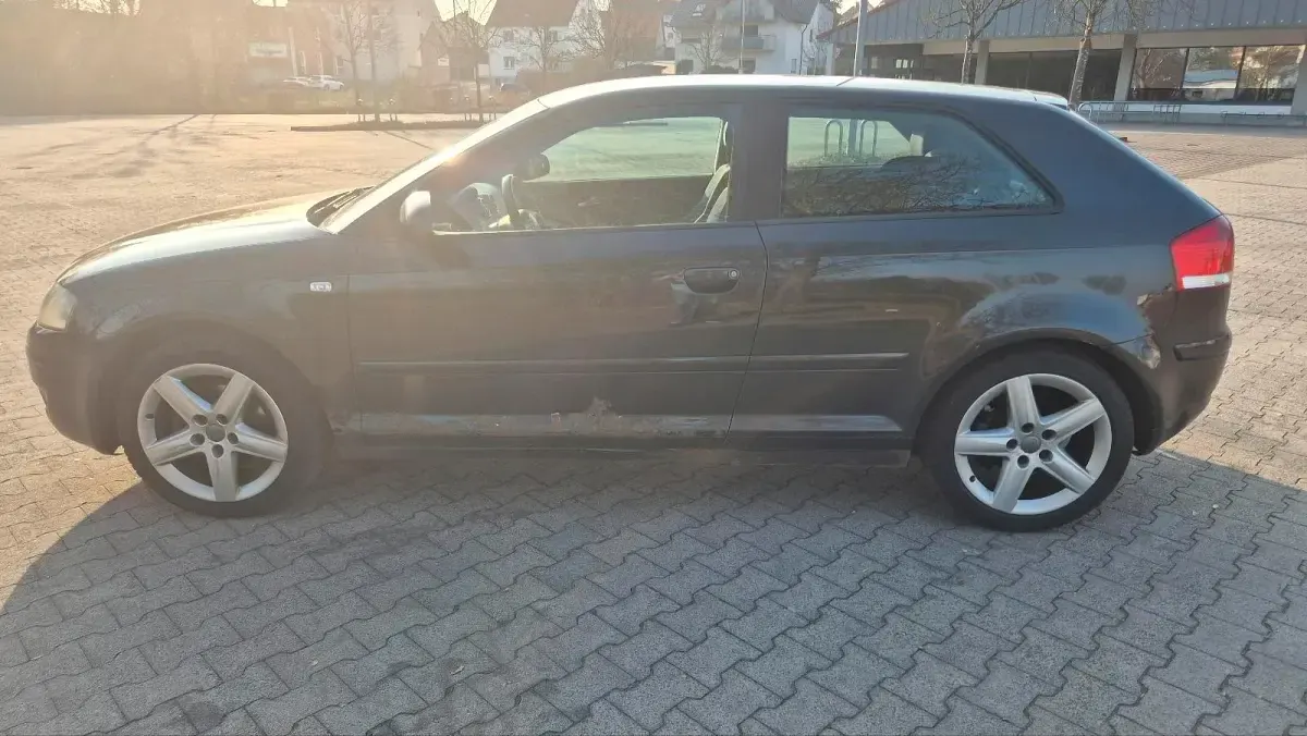 Gebraucht Audi A3 Ambition 105 PS (77 kW) 2004 Schwarz Kleinwagen