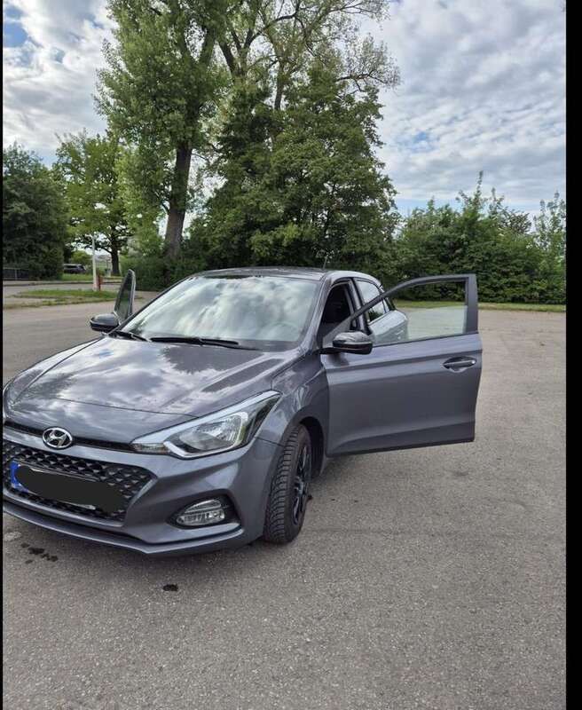 Gebraucht 2020 Hyundai i20 Advantage Limousine | 10.500 € (Guter Preis) - Bild 1/4