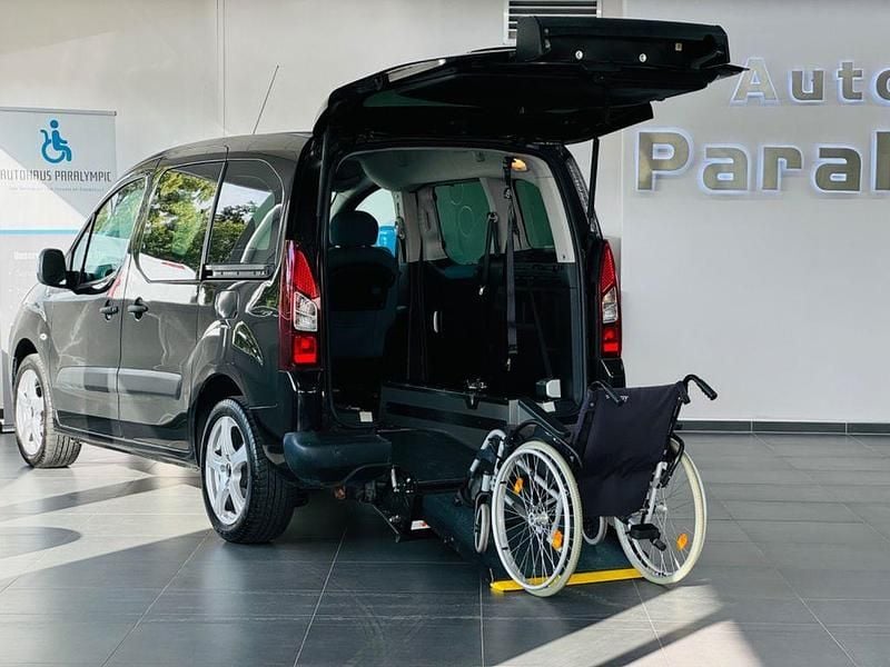 Schwarz Gebraucht 2014 Citroën Berlingo Tendance Van / Kleinbus | 17.950 € - Bild 1/4