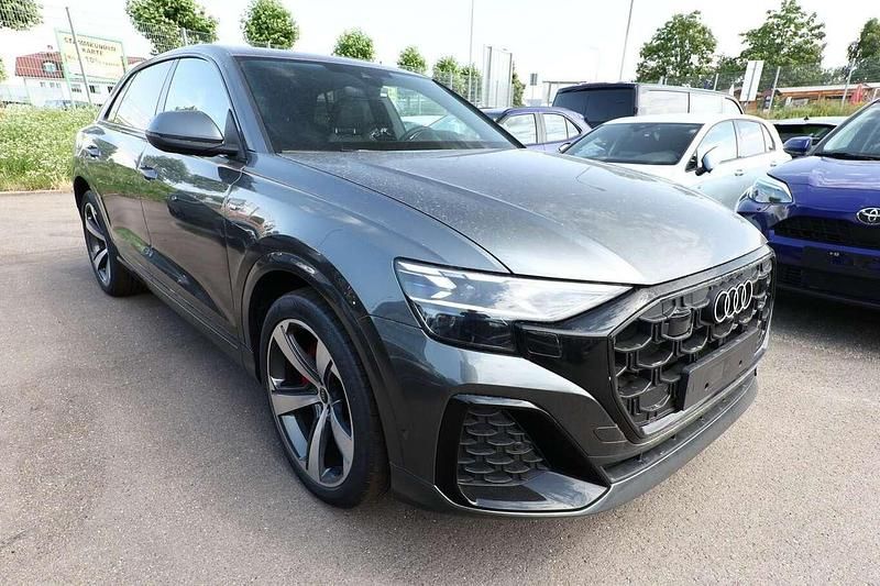Daytonagrau perleffekt Neu 2025 Audi Q8 S-Line SUV | 83.715 € - Bild 1/4