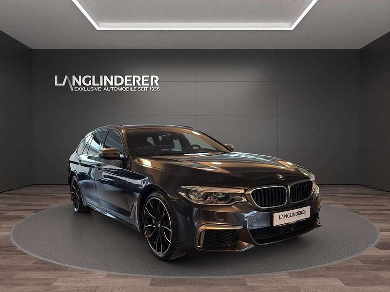 Gebraucht BMW 550 400 PS (294 kW) 2020 Sophistograu brillanteffekt me Kombi