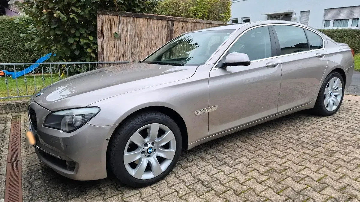 Gebraucht BMW 730 245 PS (180 kW) 2009 Silber Limousine