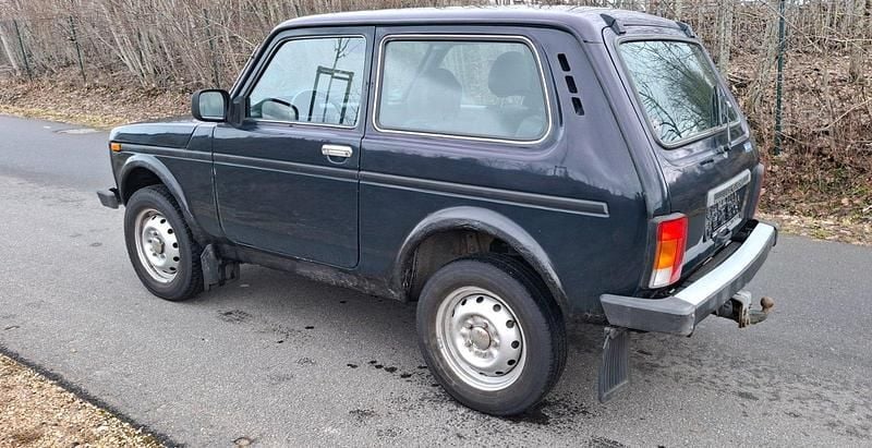 Second-hand Lada niva 83 CP (61 kW) 2014 Albastru SUV
