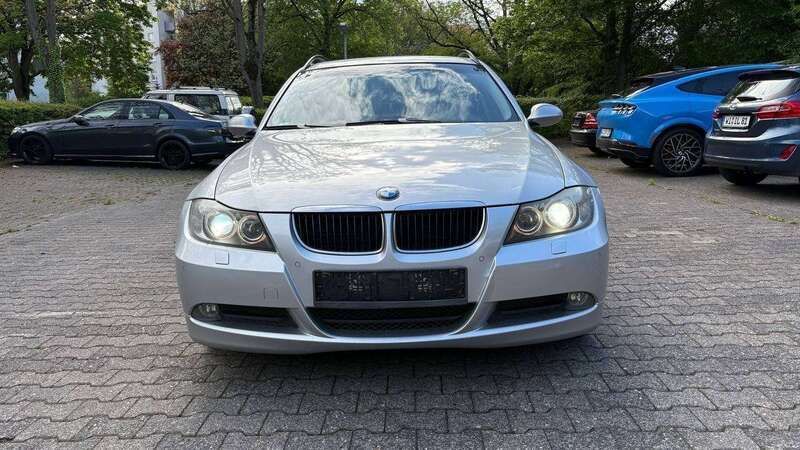 Silber Gebraucht 2008 BMW 320 Kombi | 2.999 € (Guter Preis) - Bild 1/4