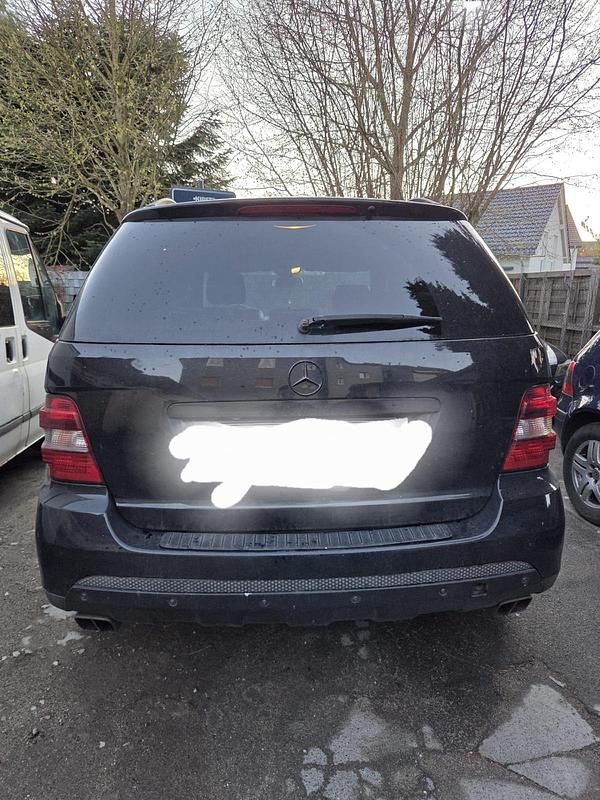 Gebraucht Mercedes ML320 224 PS (164 kW) 2008 Schwarz SUV