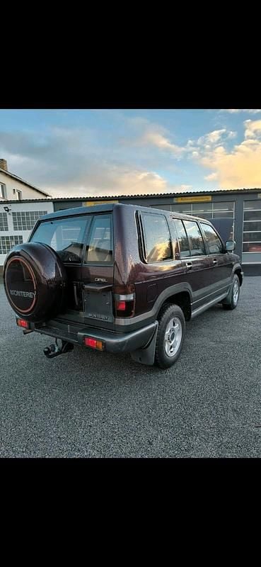 Rot Gebraucht 1993 Opel Monterey SUV | 8.980 € - Bild 1/4