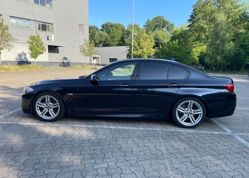 Schwarz Gebraucht 2012 BMW 530 M Sport Limousine | 10.690 € (Superpreis) - Bild 1/4