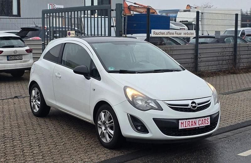 Weiß Gebraucht 2012 Opel Corsa Edition Kleinwagen | 2.999 € (Fairer Preis) - Bild 1/4