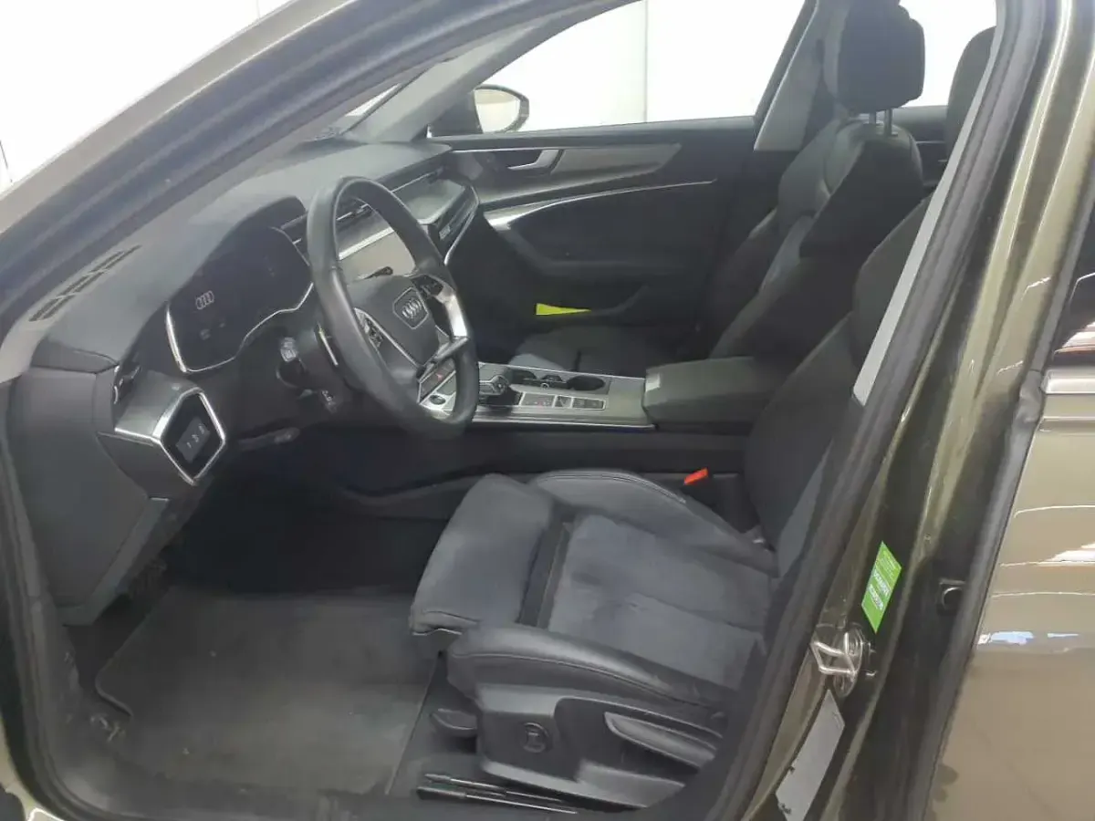 Gebraucht Audi A6 Design 204 PS (150 kW) 2023 Oakgruen perleffekt Kombi