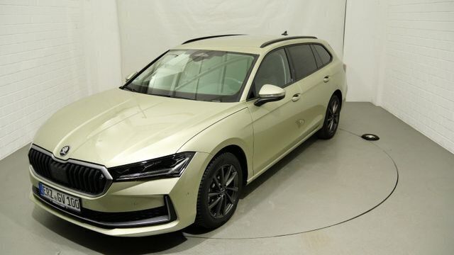 Gelb Gebraucht 2024 Skoda Superb Selection Kombi | 38.690 € (Fairer Preis) - Bild 1/4