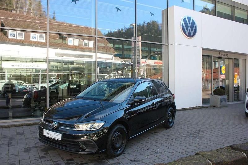 Gebraucht VW Polo Life 95 PS (69 kW) 2022 Deep black perleffekt Kleinwagen