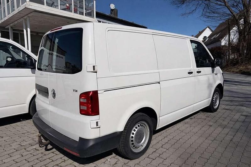 Gebraucht VW Transporter 102 PS (75 kW) 2018 Weiß Van