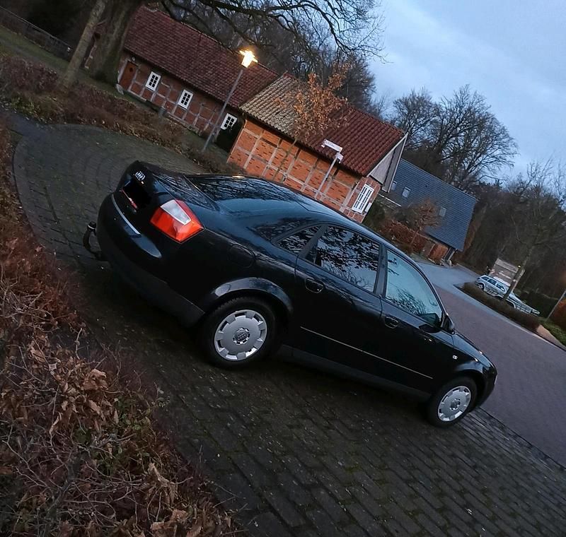 Gebraucht Audi A4 Comfort 102 PS (75 kW) 2002 Schwarz Limousine