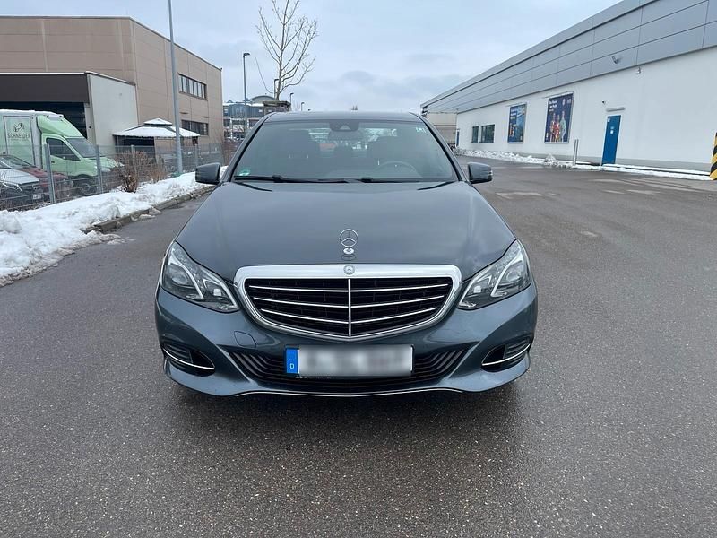 Gebraucht Mercedes E220 170 PS (125 kW) 2014 Grau Limousine