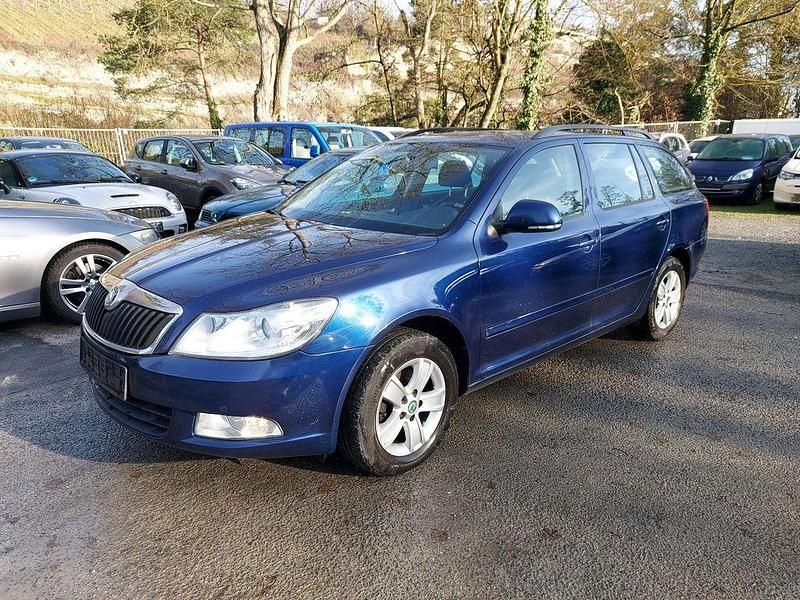 Blau Gebraucht 2010 Skoda Octavia Impuls Edition Kombi | 2.750 € (Fairer Preis) - Bild 1/4