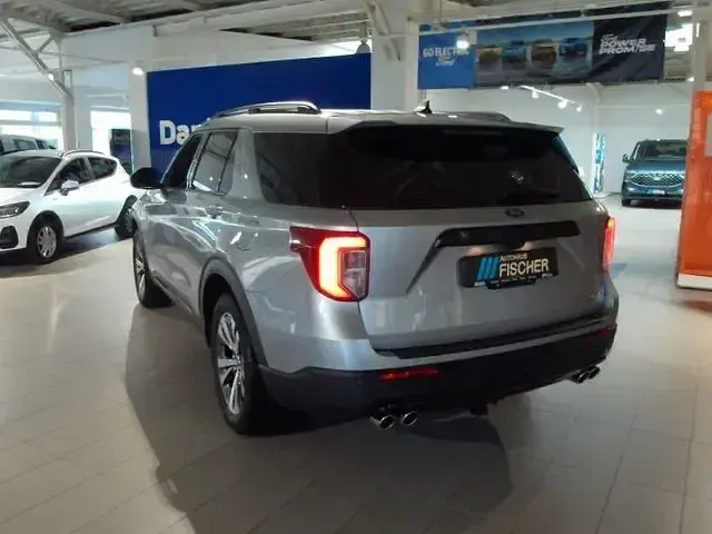 Usado Ford Explorer ST-Line 457 HP (336 kW) 2022 Prateado SUV