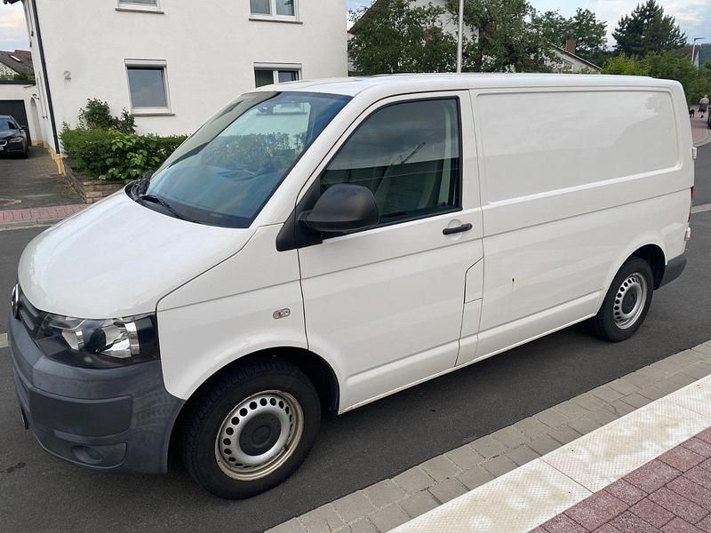 Weiß Gebraucht 2011 VW T5 Van | 6.500 € - Bild 1/4