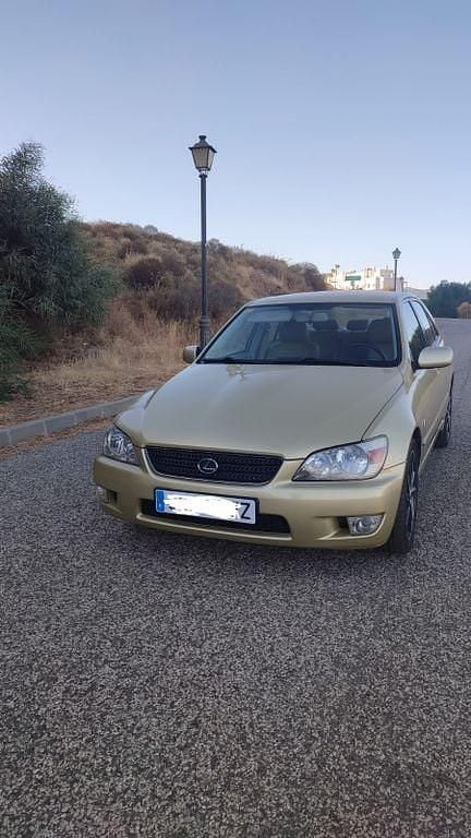 Gebraucht Lexus IS200 Luxury Line 155 PS (114 kW) 2002 Gold Limousine