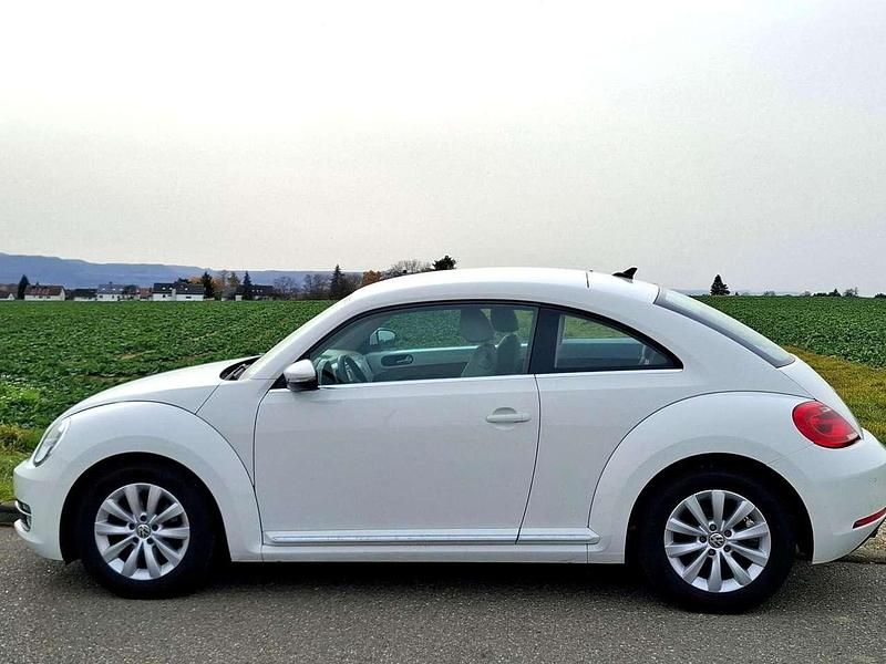 Gebraucht VW Beetle Design 105 PS (77 kW) 2013 Weiß Kleinwagen