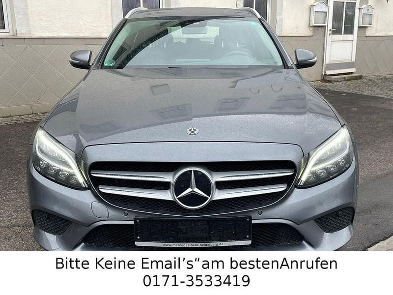 Gebraucht Mercedes C200 160 PS (117 kW) 2019 Grau Kombi