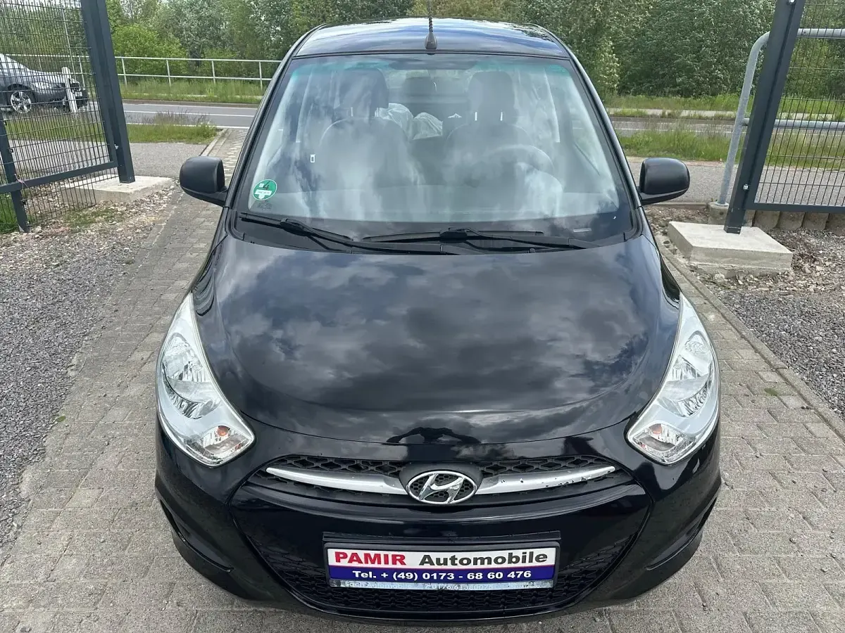 Gebraucht Hyundai i10 Edition 69 PS (50 kW) 2012 Schwarz Kleinwagen