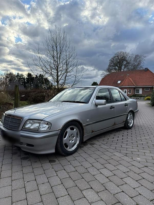 Gebraucht Mercedes C180 122 PS (89 kW) 1997 Silber Limousine