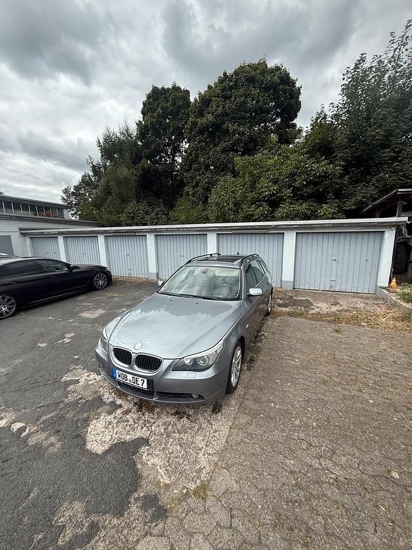 Grau Gebraucht 2005 BMW 535 Kombi | 4.000 € (Fairer Preis) - Bild 1/4
