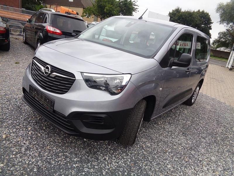 Grau Gebraucht 2022 Opel Combo Life Basis Limousine | 19.950 € (Fairer Preis) - Bild 1/3