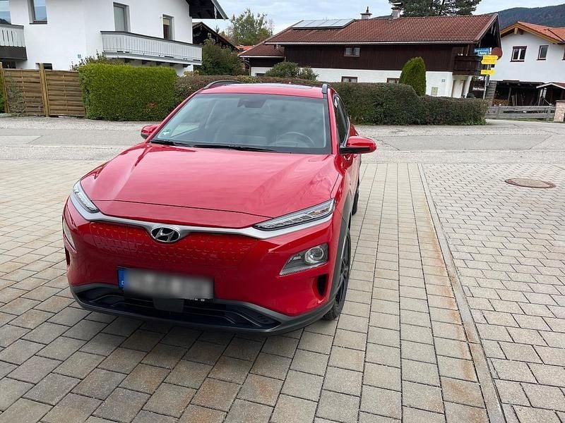 Rot Gebraucht 2020 Hyundai Kona SUV | 18.750 € (Fairer Preis) - Bild 1/4