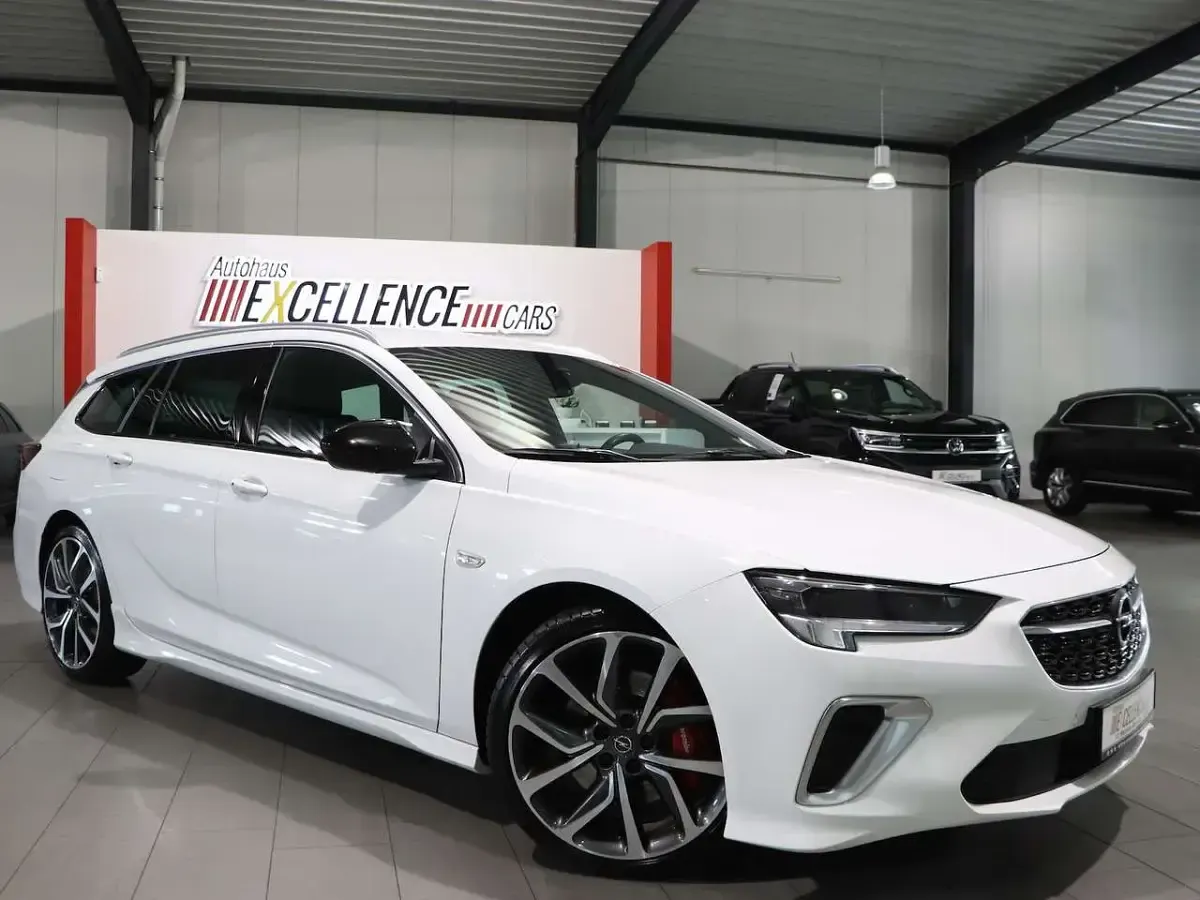Gebraucht Opel Insignia OPC 230 PS (169 kW) 2022 White jade brilliant Kombi