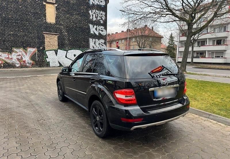 Gebraucht Mercedes ML350 224 PS (164 kW) 2009 Schwarz SUV