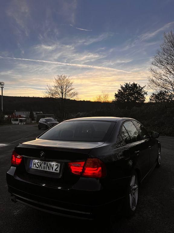 Gebraucht BMW 316 M Sport 116 PS (85 kW) 2011 Schwarz Limousine