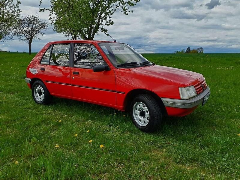 Gebraucht Peugeot 205 Collection 64 PS (47 kW) 1992 Rot Limousine