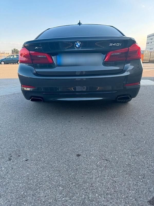 Gebraucht BMW 540 340 PS (250 kW) 2018 Grau Limousine