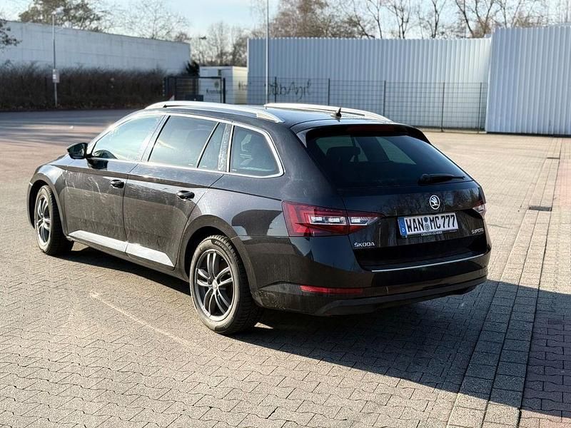 Gebraucht Skoda Superb Ambition 120 PS (88 kW) 2017 Schwarz Kombi