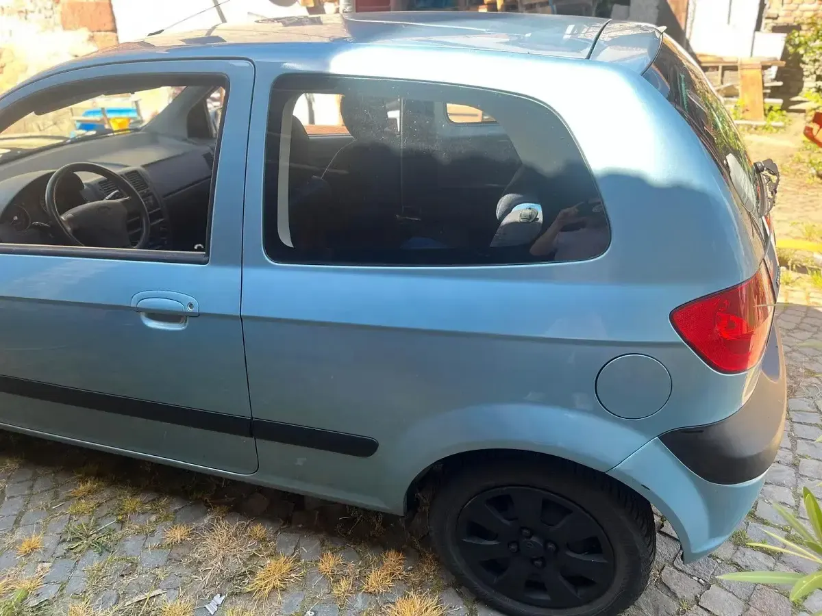 Second-hand Hyundai Getz 97 CP (71 kW) 2007 Albastru Hatchback