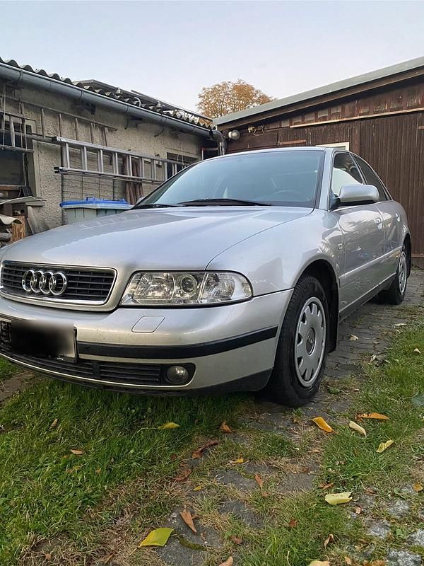 Silber Gebraucht 2000 Audi A4 Limousine | 1.100 € (Superpreis) - Bild 1/4