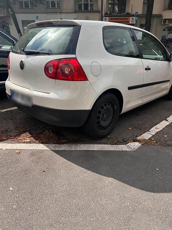 Weiß Gebraucht 2007 VW Golf V Coupé | 2.300 € (Fairer Preis) - Bild 1/4