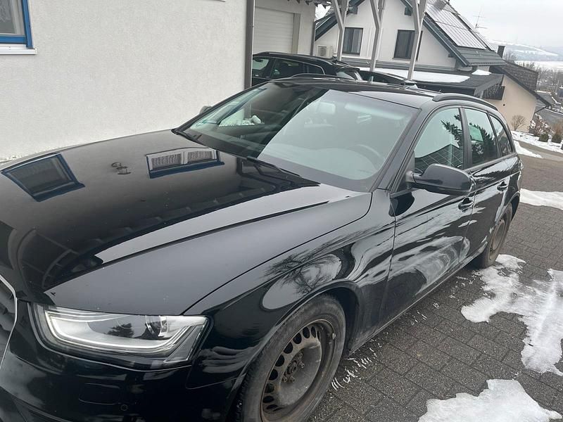 Gebraucht Audi A4 177 PS (130 kW) 2012 Schwarz Kombi