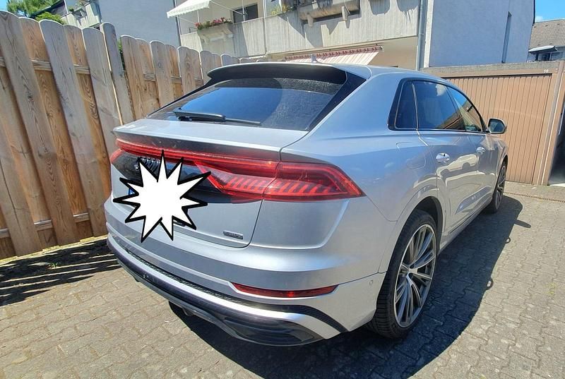 Silber Gebraucht 2021 Audi Q8 SUV | 59.500 € (Etwas zu teuer) - Bild 1/4
