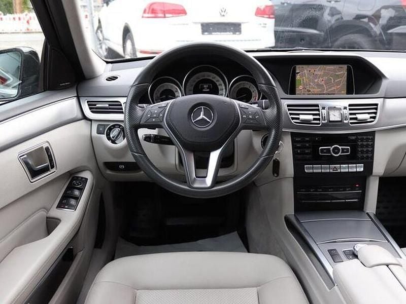 Gebraucht Mercedes E250 AMG 211 PS (155 kW) 2015 Obsidianschwarz Kombi