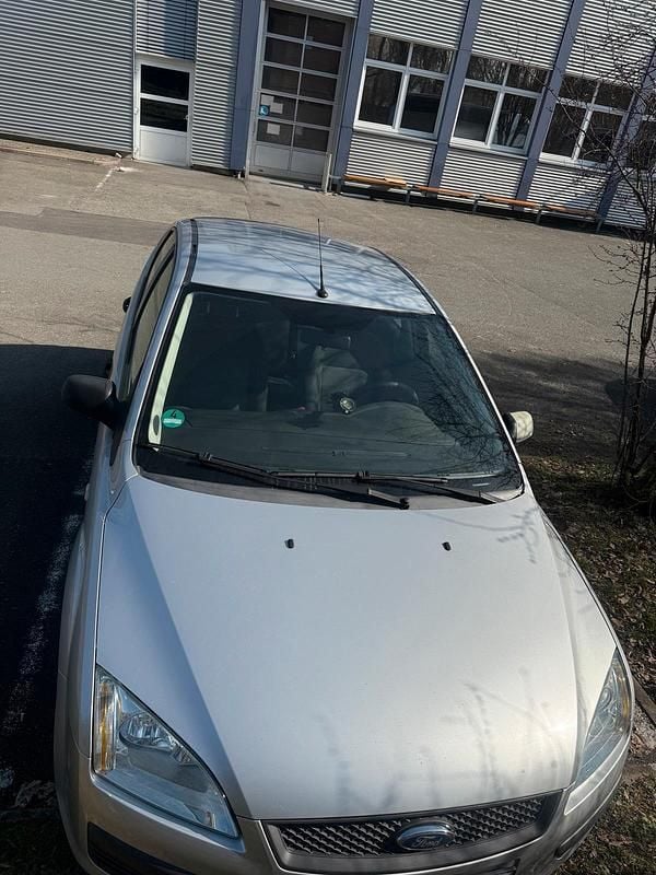 Gebraucht Ford Focus 100 PS (73 kW) 2006 Grau Kleinwagen